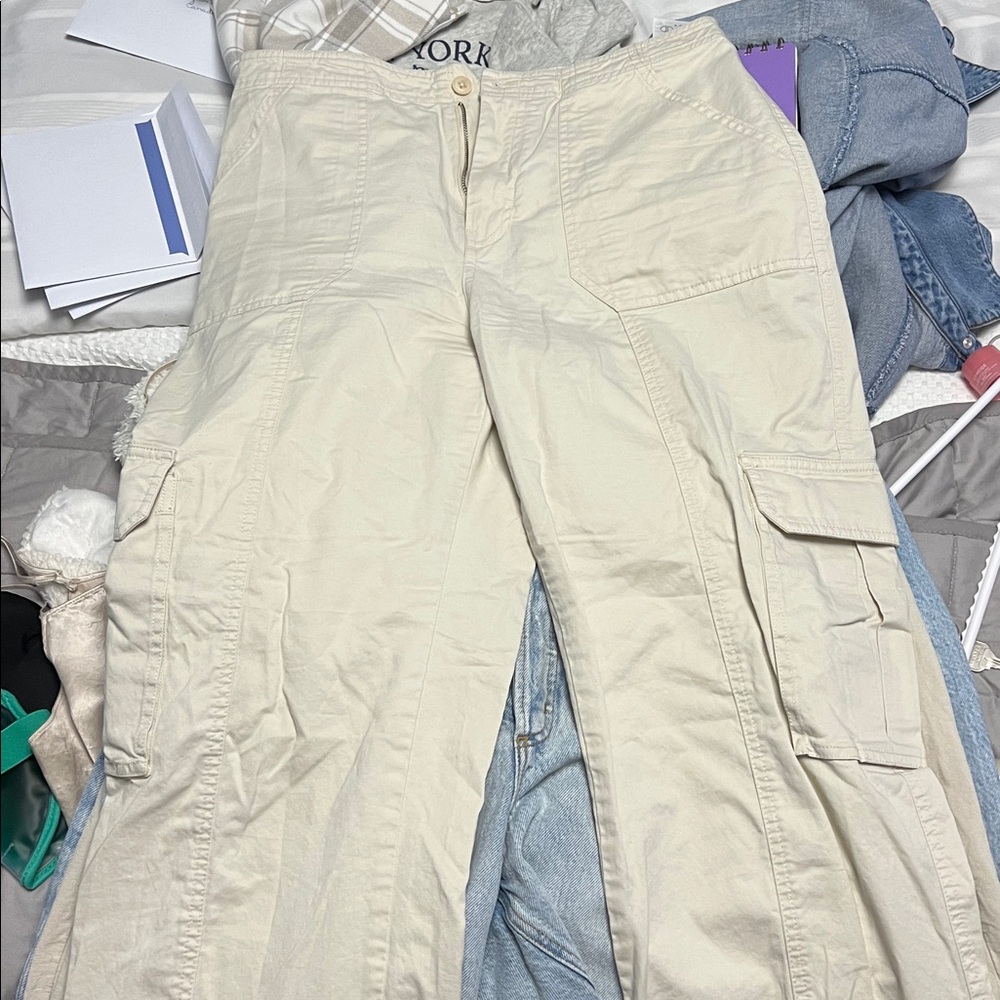 Abercrombie & Fitch Cream Cargo Pants